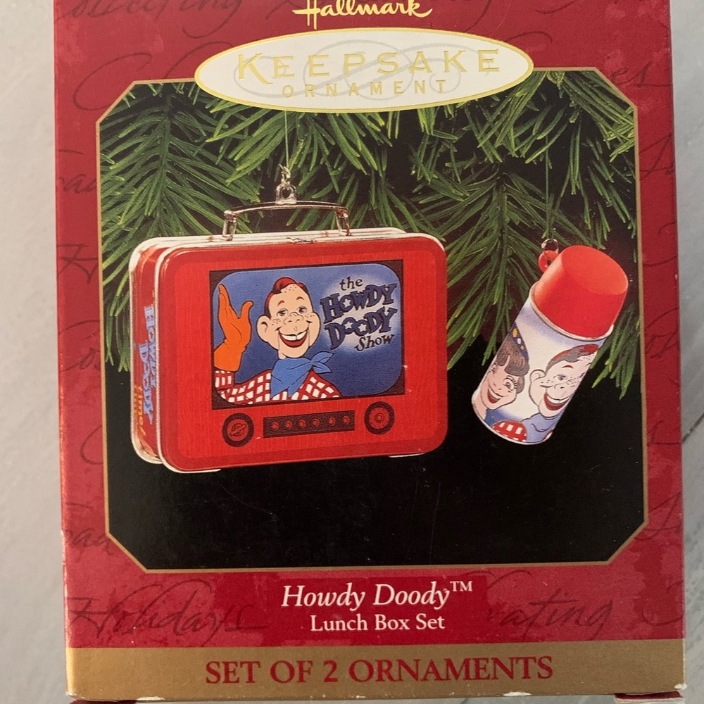 Hallmark keepsake ornament Howdy Doody lunchbox set Date 1999.